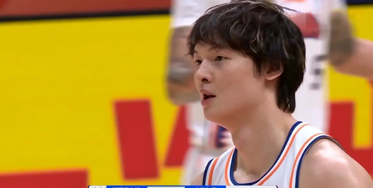 ag体育集团_上海久事大鲨鱼男篮王哲林