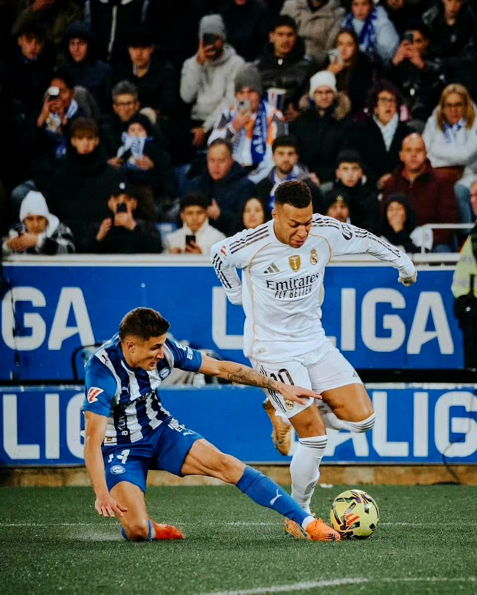 包含巴黎圣日耳曼法甲击败马赛姆巴佩单刀得分的词条